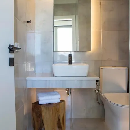 Villa Hyades B A Premier Luxury Getaway Near *