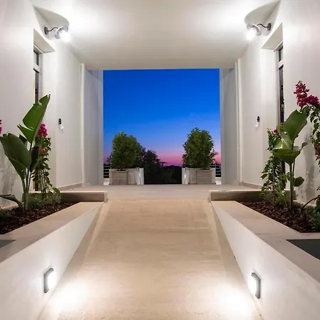 Hyades B A Premier Luxury Getaway Near Villa