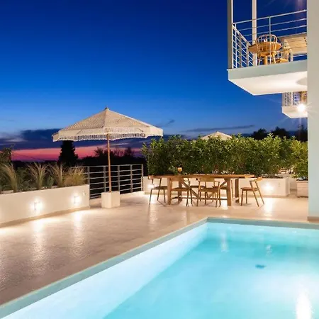 Villa Hyades B A Premier Luxury Getaway Near *